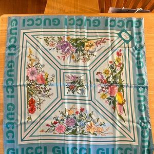 NWT Gucci floral scarf